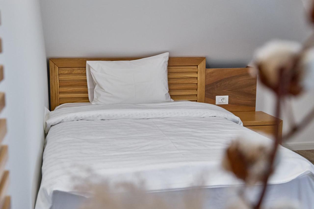 Hotel Eden Rimnicu Sarat Eksteriør billede