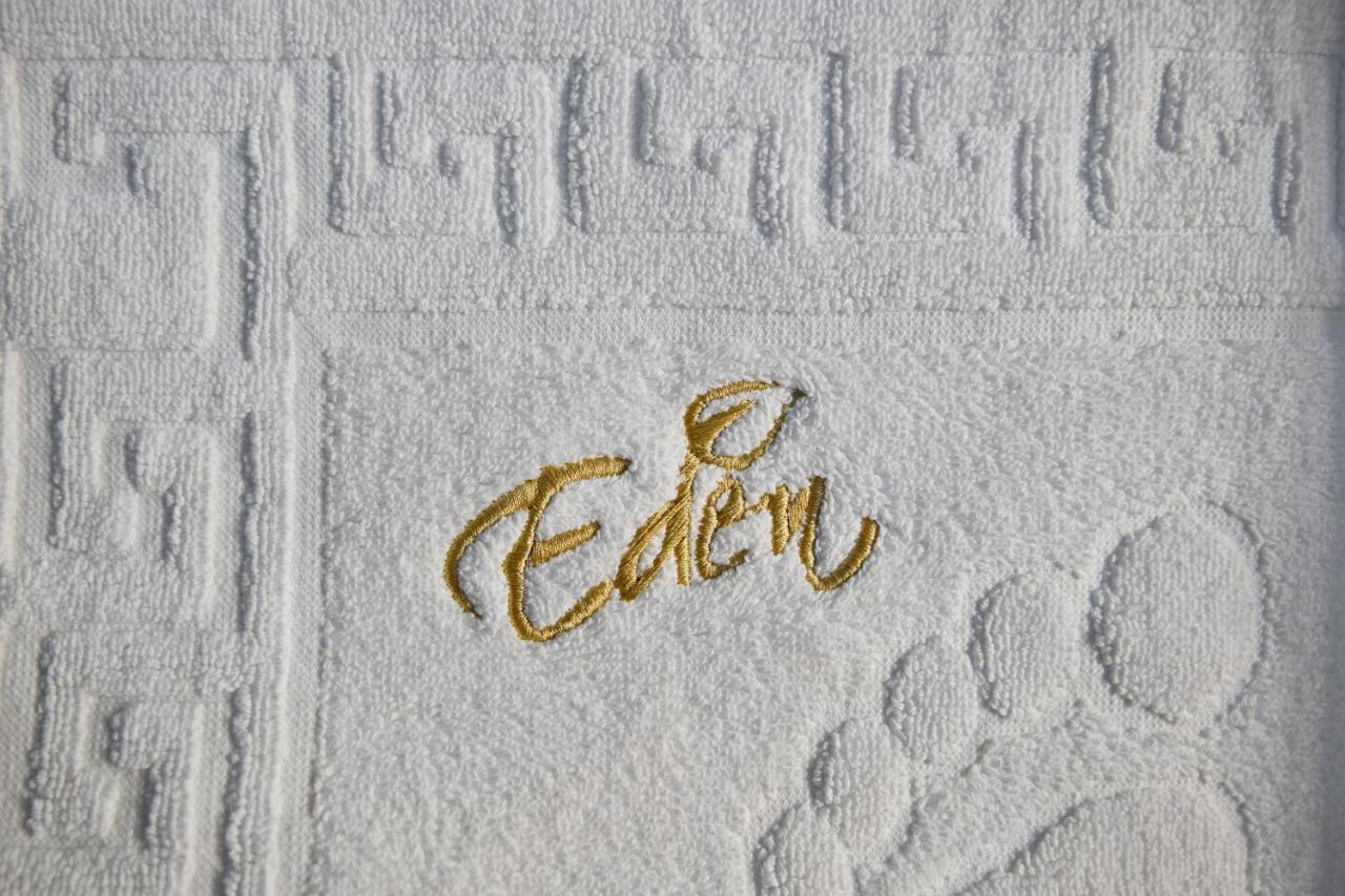 Hotel Eden Rimnicu Sarat Eksteriør billede