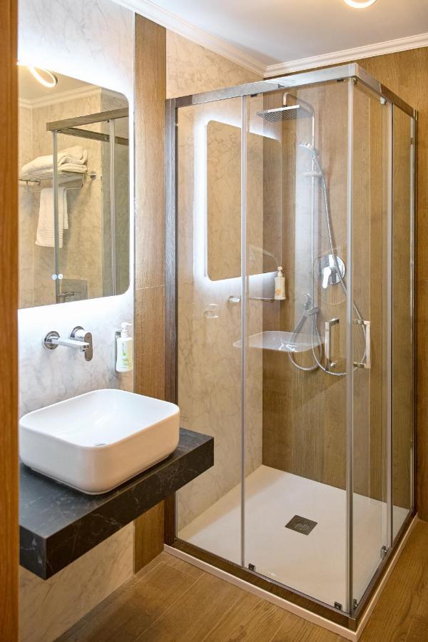 Hotel Eden Rimnicu Sarat Eksteriør billede